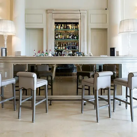 Hotell Savoia Excelsior Palace - Starhotels Collezione 4*