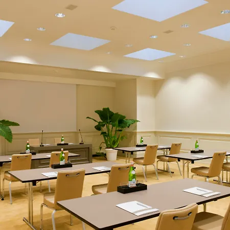 Savoia Excelsior Palace - Starhotels Collezione 4*