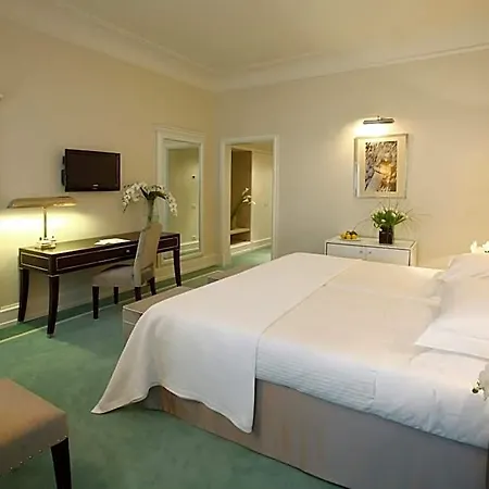 Hotel Savoia Excelsior Palace - Starhotels Collezione 4*